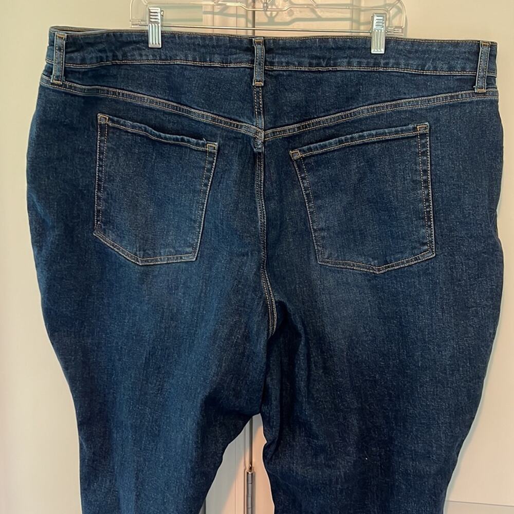 Old Navy Curvy High-Waisted Button-Fly OG Straight Cut-Off Ankle Jeans - Picture 11 of 16